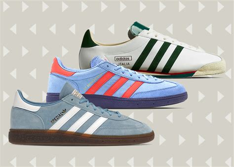 autospiegel schuhe mit ball adidas 60er jahre|Adidas Miniatur Fußball Schuhe 60/70er wohl am Autospiegel .